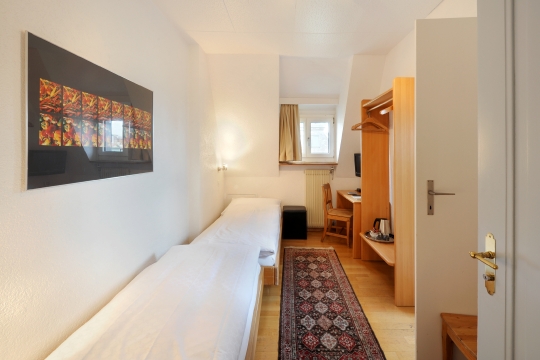Economy Doppelzimmer mit privatem Bad auf der Etage