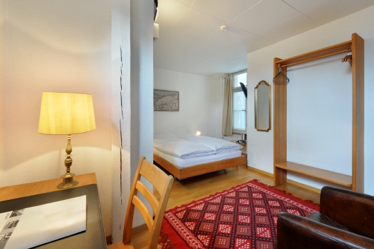 Economy Doppelzimmer mit Dusche/WC/Queensize-Bett