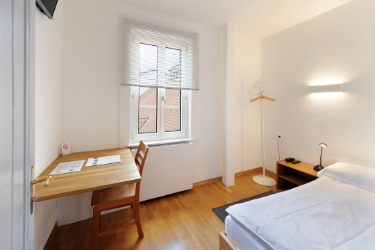Economy Einzelzimmer mit privatem Bad auf der Etage